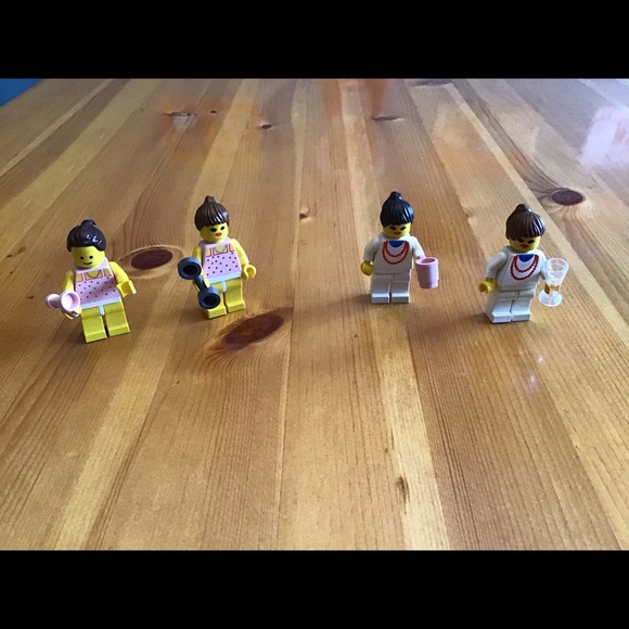 LEGO MINIFIGURES - MOMMY & DAUGHTER PLAYDATE - Picture 2 of 3